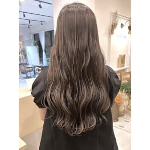 【VERBENA】筋感あり白髪ぼかしハイライト - VERBENA hair design【バーベナヘアデザイン】掲載中