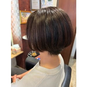 ショートボブ