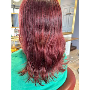 ミディアムヘア×ルージュレッド