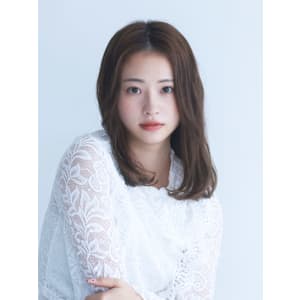 30代女子に似合う×ミディアムローレイヤー