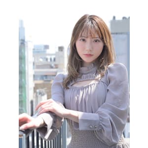 大人かわいい透明感カラー×ミルクティーアッシュグレイ