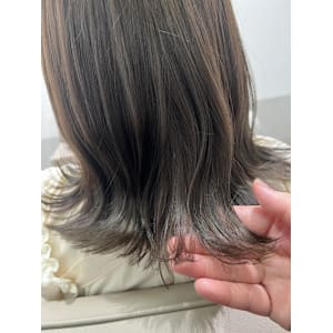 グレージュ/ミディアム