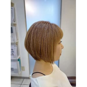 【MICHI refre店 藤原信恵】クセ活かしたショート