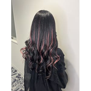 ピンクハイライトでイメチェン！