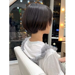 【新井】おさまるショート　顔まわりレイヤーカット