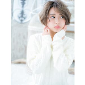 グラデーションカラーくせ毛風ニュアンスボブ　透明感カラー