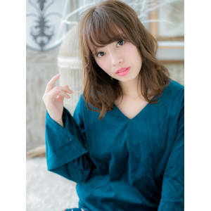 ハイライトカラー小顔外国人風くびれミディ　透明感カラー