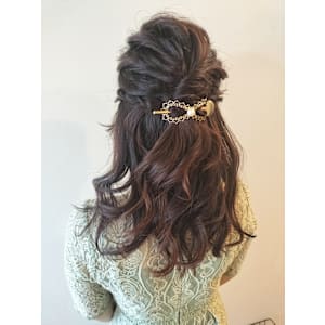 ふんわりハーフアップ