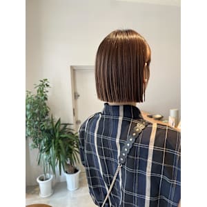 切りっぱなしミニボブ