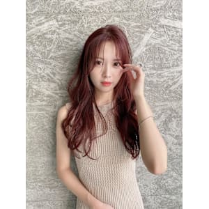 ピンクベージュ