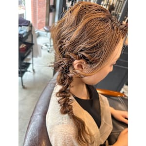 編みおろしヘアー