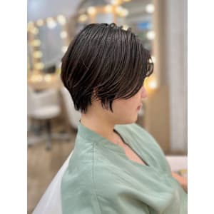 簡単スタイリングの束感ショートヘア☆