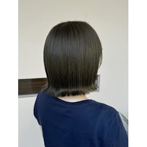 オリーブグレージュカラー