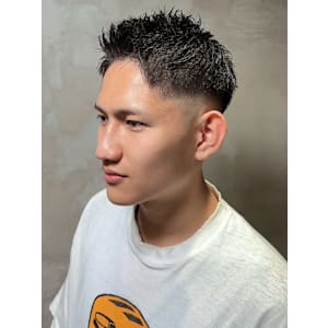 フェードカット　刈り上げ　ソフトモヒカン　アップバング