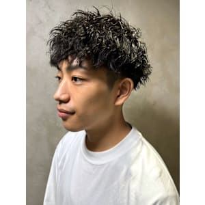 ツイスパ　ミニマッシュ　ツーブロック　ハードパーマ　20代