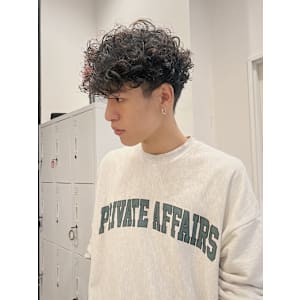 スーツ短髪ツーブロック束感モテるパーマ流行/ISSEI