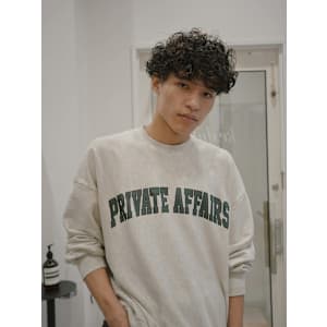 スーツ短髪ツーブロック束感モテる黒髪シークレットパーマ流行