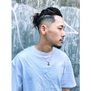 マンバンスパイラルパーマフェード/keshiki 大名 