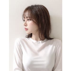 顔周りレイヤーセミディスタイル