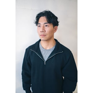 相性抜群◎センターパートとパーマ【e's 諸星】