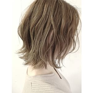 脱白髪染め 3Dハイライト レイヤーカット ボブ 髪質改善