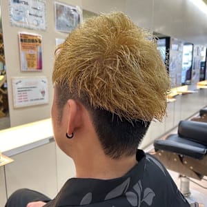 ハイトーン×スパイキーショート