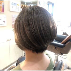 ぼかしハイライト×ショートボブ