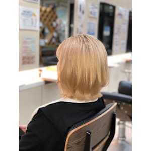 ブロンド×くびれヘア