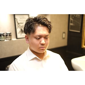 ツーブロックローフェードパーマスタイル