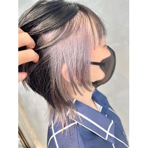 インナーカラー/シルバーベージュ/ショートウルフ