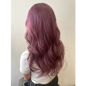 ピンクカラー　ハイトーン　ブリーチ　韓国風　巻き髪ロング