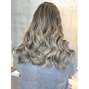 バレイヤージュ　アッシュベージュ　ダブルカラー　白髪ぼかし