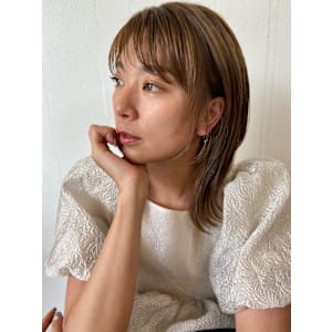 ミディアムレイヤースタイル