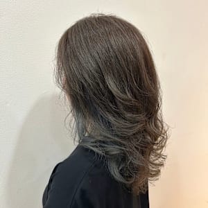 グレージュ×ブルーインナー