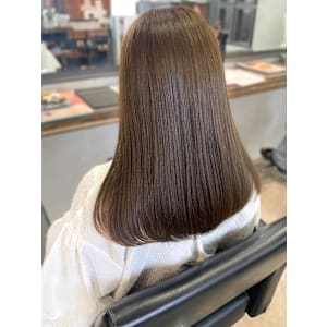 オリーブベージュ　髪質改善　ストレート　透明感カラー　ツヤ髪