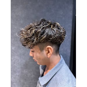  スペインカール/波巻きパーマ/ツイストスパイラル/ハイライ - RISE 綾瀬店【ライズ アヤセテン】掲載中