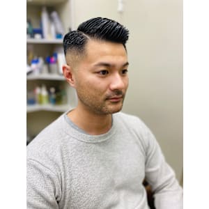 サイドパートスキンフェード