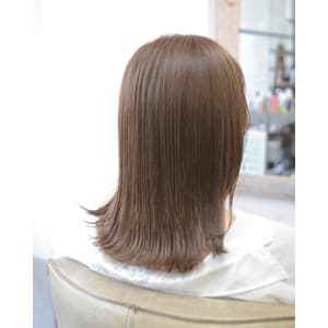 秋の明るめカーキベージュ