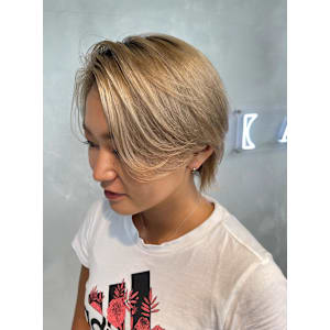 ブロンドベージュ/ハンサムショート/ウルフ/ダブルカラー