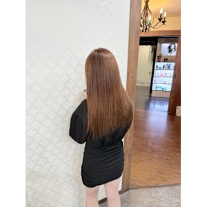 黒染めから1ブリーチをしたお客様