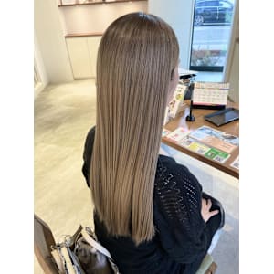 ブリーチ　ミルクティーベージュ☆小林