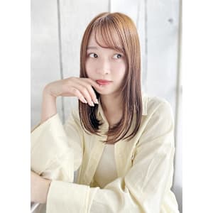 シースルーバングのナチュラルストレート