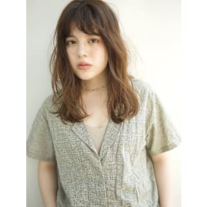 ラフなカールで飾らないオシャレヘア