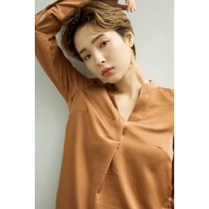 ハンサムショートで飾らない色気を