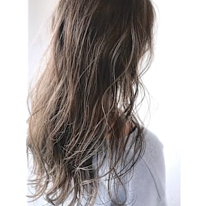 ナチュラルハイライトで飾らない可愛さ/keshiki大名