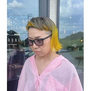 ブリーチグラデーションイエローカラー