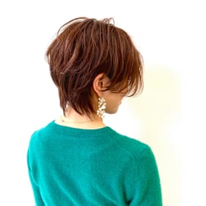 ショート　レイヤー　レッドブラウン