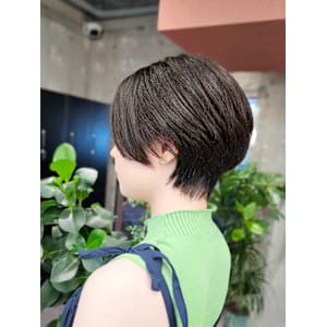 耳掛けショートヘア＿くびれショート イメチェン 前髪