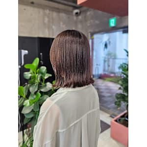 20代/30代/ラテカラー/外ハネ/ミディアム