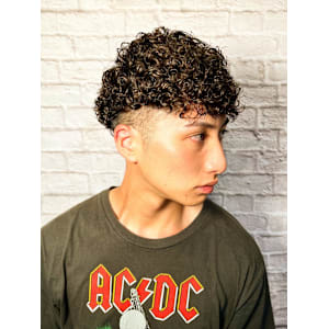 男ウケ抜群！カーリーパーマ